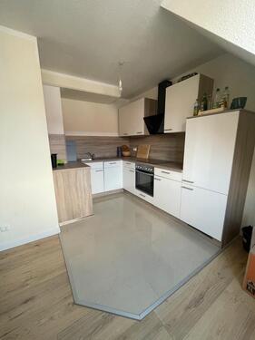 Foto - Einzigartige 2,5-Raum DG-Maisonette-Whg mit Gauben, EBK, TG-Stellplatz