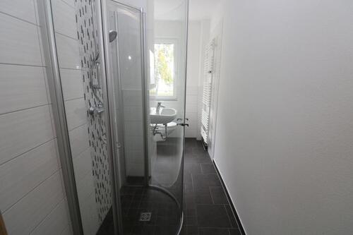 Foto - EG-Wohnung mit bodengleicher Dusche u. Balkon...da freuen sich nicht nur die Umzugshelfer!