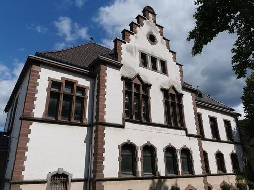 Foto - Großes stabiles Haus Wände ca 60 cm dick ehemaliges Amstgericht