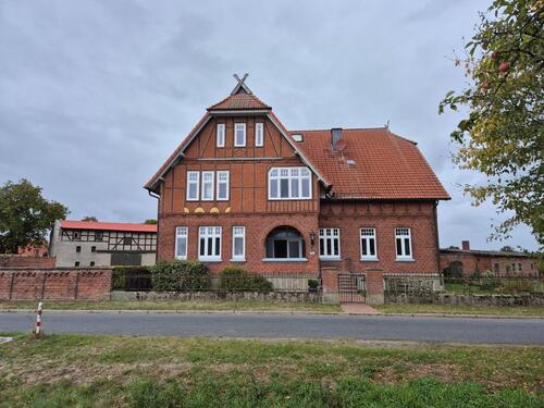 Foto - Geräumige 3-Zimmer-Wohnung – 98 m² ,1.OG, Uelzen Gr. Liedern