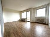 Foto - Wohnung mit Weitblick: bezugsfertige, helle 2,5 Zimmerwohnung direkt am Bulmker Park frei