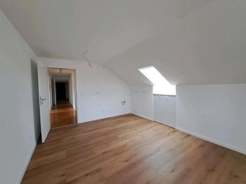 Foto - DG-Wohnung 75 qm in Wenzenbach - 750,00&nbsp;EUR Kaltmiete, ca.&nbsp; 75,00&nbsp;m&sup2;
