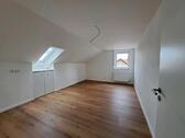 Foto - Dachgeschoßwohnung in Wenzenbach zur Miete