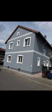 Foto - Mehrfamilienhaus mit großer Garage zu verkaufen