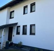Gepflegtes 2- bis 3-Familienhaus mit 2 Garagen in Dörentrup