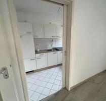 2-Zimmer-Erdgeschosswohnung mit neuer Einbauküche, Terrasse, Balk - Potsdam Drewitz