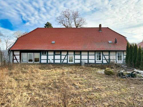 Foto - Sanierungsbedürftiges Fachwerkhaus mit großem Grundstück