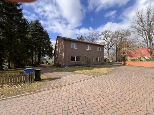 Foto - Großes Mehrgenerationenhaus mit 2.176 m² Grundstück und 4 Garagen