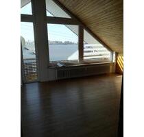 Sonnige 2,5 Zimmerwohnung mit Balkon - Böttingen