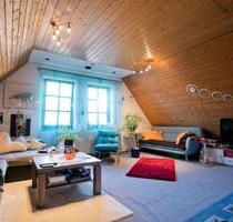 Charmante 1,5-Zimmer-Dachgeschosswohnung in Dettenhausen