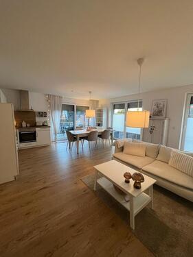 Foto - Moderne Wohnung mit Einbauküche und Balkon