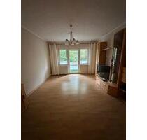 WG Zimmer teilmöbliert mit möbliertem Balkon. - Lübeck Sankt Lorenz Nord