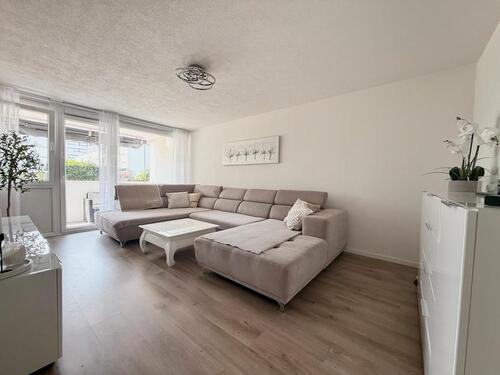 Foto - Modern renovierte 3-Zimmer-Wohnung mit Balkon und Stellplatz
