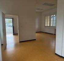 Marburg- Ladenfläche auch als Büroraum i.d.N. von Südbahnhof mit Parkplatz