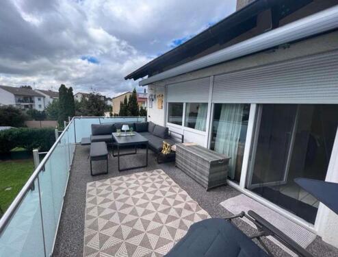 Foto - Großzügige 5-Zimmer-Maisonette-Wohnung mit Balkon, Garage ..