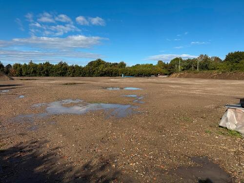 Foto - Stellplätze für Wohnmobile und Wohnanhänger, Autos, Boote usw.