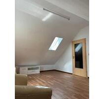 Dachgeschoss Wohnung 2,5 ca. 60m* zur Vermieten - Höpfingen
