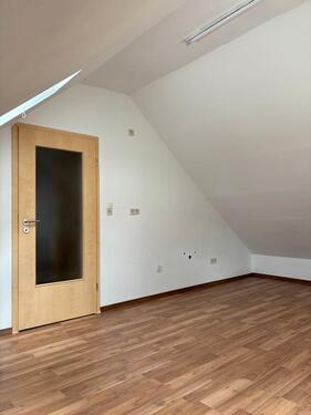 Foto - 2.5 Zimmer Dachgeschoßwohnung in Höpfingen