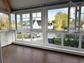Foto - Zur Vermietung steht eine exklusive, lichtdurchflutete Dachgeschoßwohnung (Wohnung Nr. 3) in einem modernen Dreifamilienhaus in begehrter Lage von Gauting (Ammerseestraße). Das Objekt punktet mit...