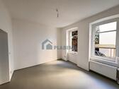 Foto - ErdgeschossHochparterre, 2- Zimmer-Wohnung, zentrumsnah