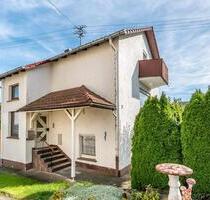 Haus mit Garten und Garage - 1.450,00&nbsp;EUR Kaltmiete, ca.&nbsp; 160,00&nbsp;m&sup2; in Rottweil (PLZ: 78628)