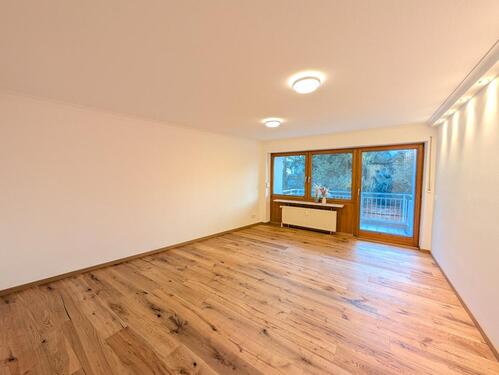 Foto - Kernsanierte 3,5 Zimmer Wohnung mit Loggia und Tiefgarage