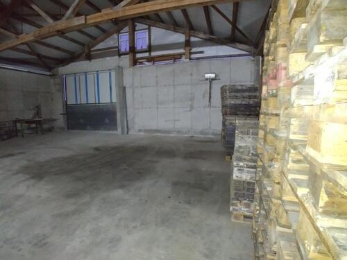 Foto - Halle - Lagerhalle - Gewerbehalle - Unterstellplatz