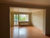 Foto - Großzügige 4-Zimmer-Wohung mit Balkon, Garage und Garten