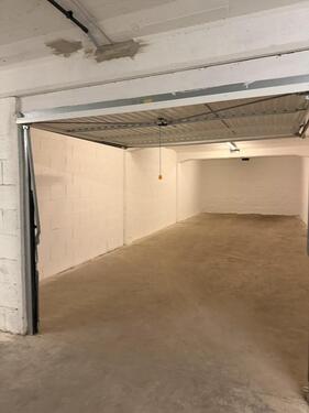 Foto - Lager Produktion Garage Gewerbe