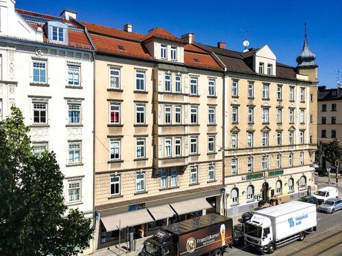 Foto - Großzügige 2-Zimmer-Altbauwohnung in Haidhausen – mit Balkon in die Innenhöfe