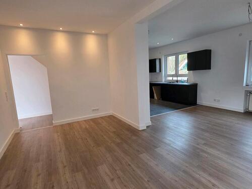 Foto - 3 Zimmer Haus mit Hof und Scheune Zornheim