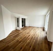 Helle, frisch renovierte 2-Zimmer-Wohnung mit Balkon - Osnabrück Nahne