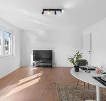WOHNEN WIE IM NEUBAU! Möblierte 2-Zimmer-Wohnung mit Südbalkon un - Frankfurt am Main Nied