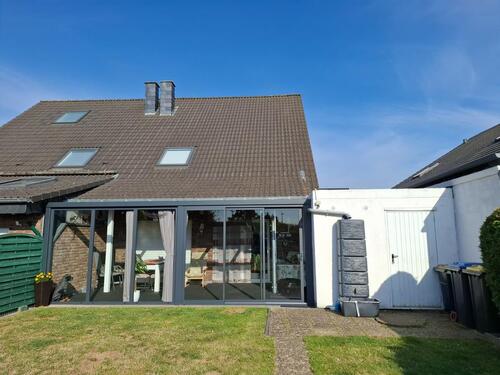 Foto - Einfamilienhaus (Doppelhaushälfte) - 5 Zimmer, ruhige Lage