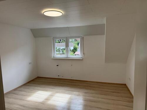 Foto - Erstbezug nach Renovierung - Helle 2-ZKB Etagenwohnung mit Garten