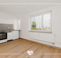 GEMÜTLICHE 1,5-ZIMMER-WOHNUNG MIT BALKON IN STADTBERGEN