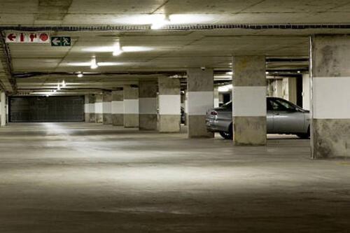 Foto - Tiefgaragenstellplatz zu vermieten – sicher & geschützt