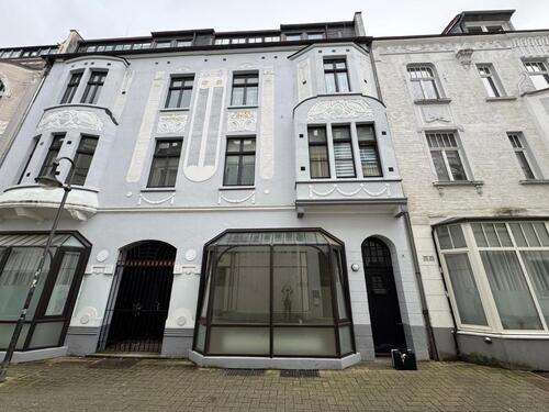 Foto - Gemütliche und großzügige Altbauwohnung im 2. Obergeschoss