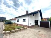 Foto - 7-Zimmer Einfamilienhaus in Rot auf großem Grundstück freistehend