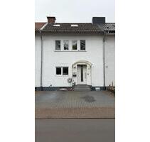 Modernisiertes Reihenhaus in Top-Lage mit Wintergarten & PV - Espelkamp