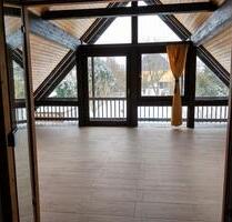 Lichtdurchflutete 4-Zimmer-Wohnung mit neuem Bad, Balkon, Garage - Höhn