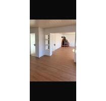 120 m² große 3-Zimmer-Wohnung mit besonderem Grundriss und Balkon - Weidenberg