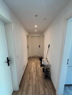 Foto - Leerstehende 3-Zimmer-Wohnung mit Balkon , Stellplatz