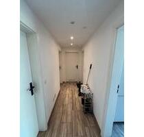 Leerstehende 3-Zimmer-Wohnung mit Balkon , Stellplatz - Nürnberg Gibitzenhof
