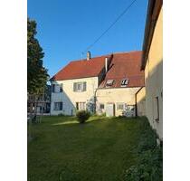 Sanierungsbedürftiges Haus mit ca 500 qm Grundstück - Heroldstatt