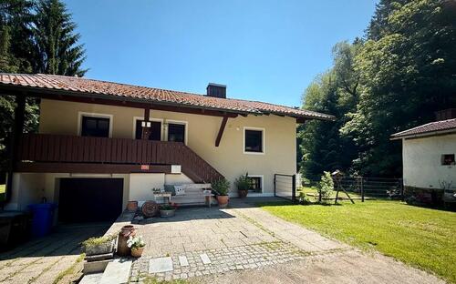 Foto - Anwesen mit Waldgrundstück zwischen Untergriesbach und Wegscheid