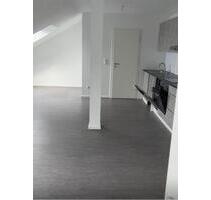 Helle 1-Zimmer-Dachwohnung mit EBK in Toplage (Rohrbach Markt) - Heidelberg Boxberg