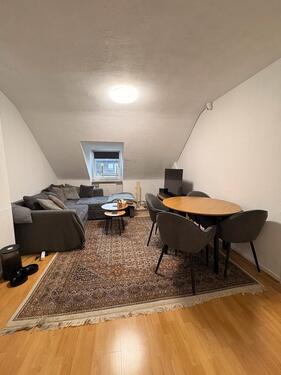 Foto - Schöne 2-Zimmer-Dachgeschosswohnung (51 m²) in zentraler Lage