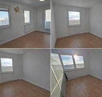 Helle 3-Zimmer-Wohnung mit Balkon - Halle (Saale) Damaschkestraße