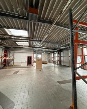 Foto - Lagerhalle, Büro - 9,00&nbsp;EUR Kaltmiete,